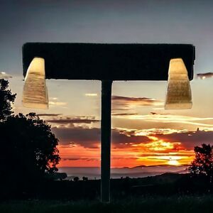 Vtg‎ Huggie Hoop Earrings Texture Clip Gold Tone Small Career Business Classic